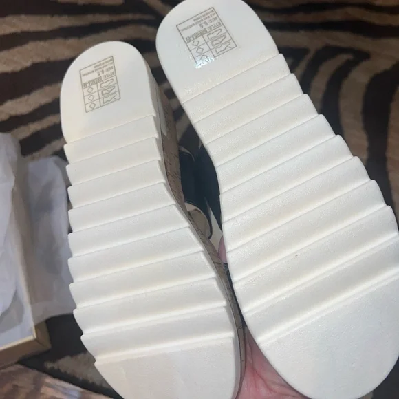 Yoki Fashion Inc. Black. Size 6.5. NWT - Picture 3 of 3